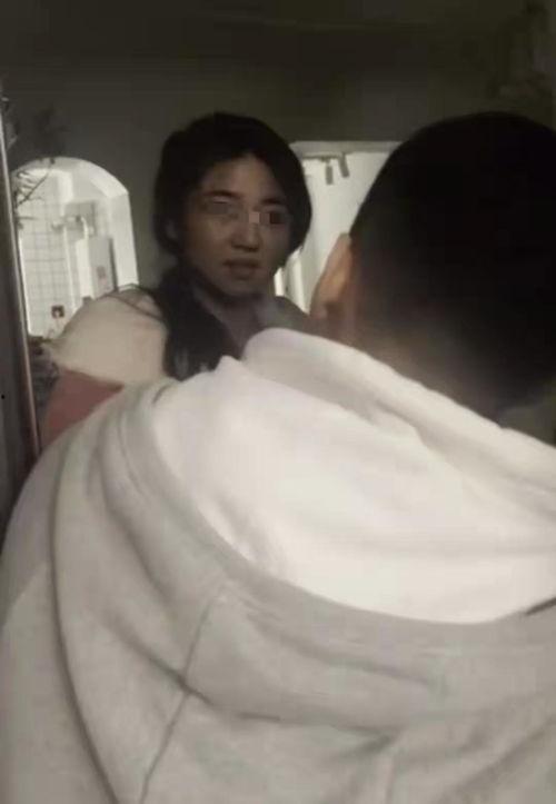 女人吃小瓜视频,女性视角下的美食视频盛宴
