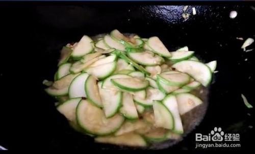 茭瓜怎么吃视频,茭瓜美味多变的食用方法揭秘