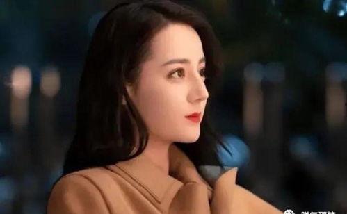 不知名美女吃瓜视频,揭秘不知名美女的神秘吃瓜瞬间